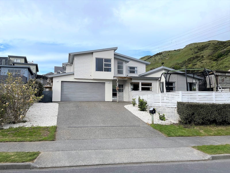 4 Neston Grove, Churton Park, Wellington - Carousel 24