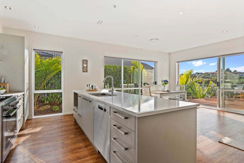 8 Bella Vista Drive, Gulf Harbour, Whangaparaoa - Carousel 2