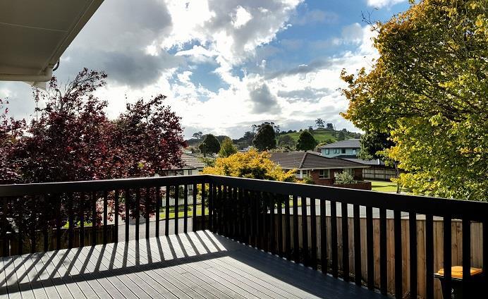 22 Cranberry Place, Bucklands Beach, Auckland - Carousel 1