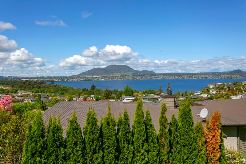 30 Shera Street, Acacia Bay, Taupo - Carousel 2