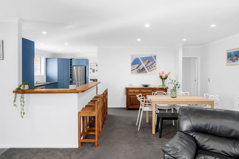 59 Diomede Glade, Flagstaff, Hamilton - Carousel 2