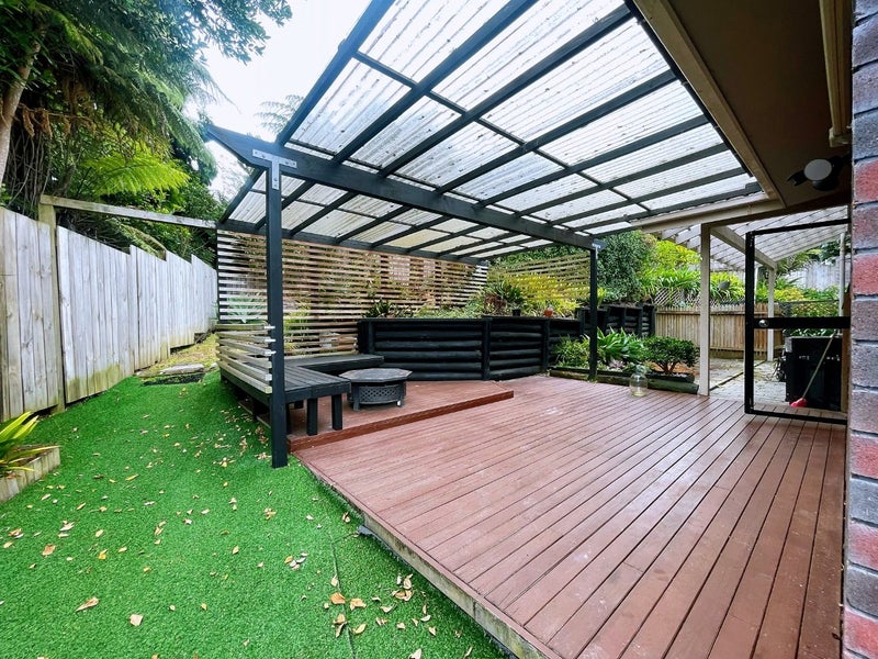 25 Calman Place, Chatswood, Auckland - Carousel 2