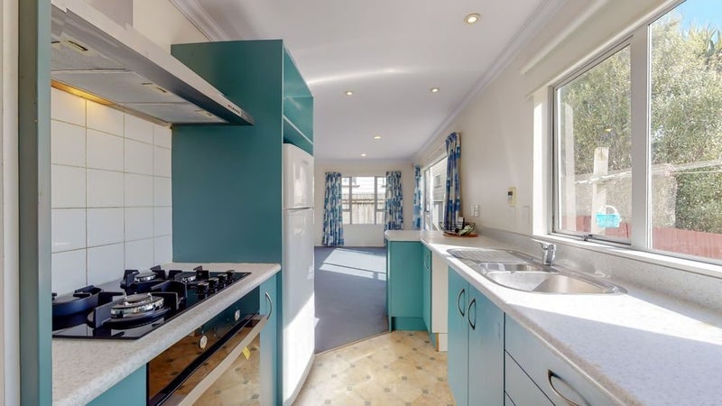 27A Myrtle Crescent, Mount Cook, Wellington - Carousel 2