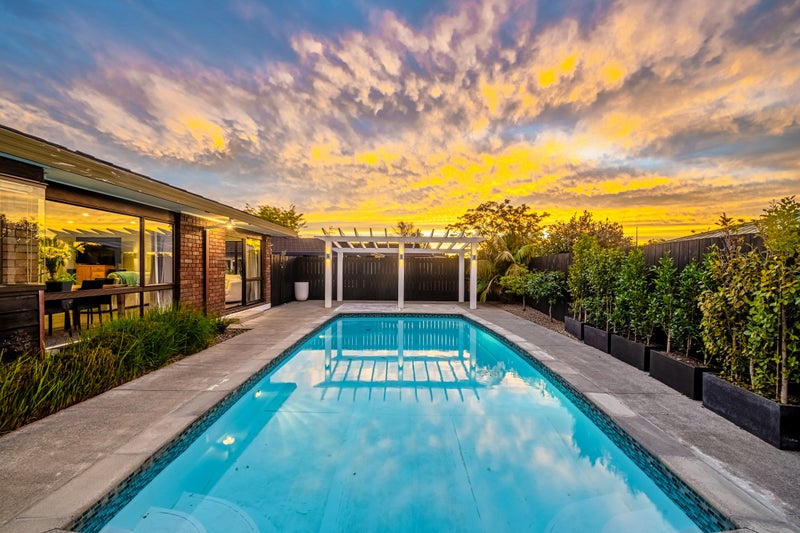 22 Eastridge Court, Northpark, Auckland - Carousel 1