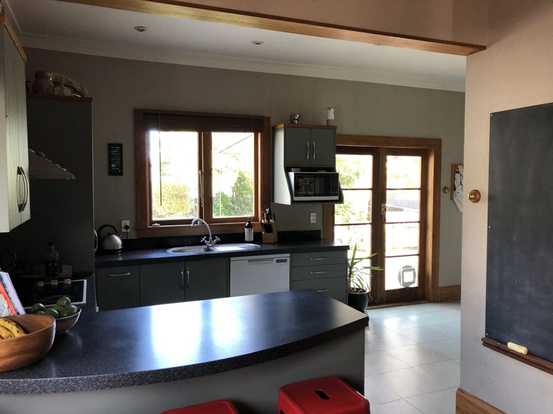 10 Burns Avenue, Takaro, Palmerston North - Carousel 2