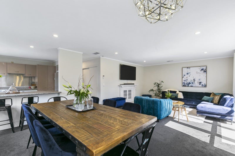 10A Tutchen Avenue, Mount Victoria, Wellington - Carousel 2