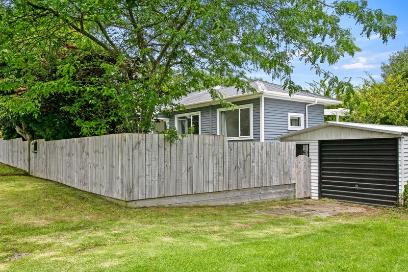 166 Seaview Road, Westown, New Plymouth - Carousel 19