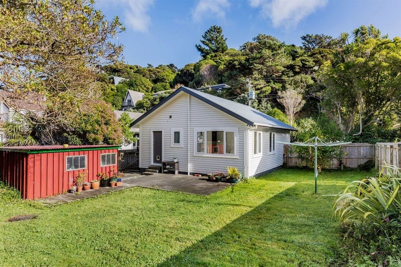 66 Airlie Road, Plimmerton, Porirua - Carousel 1