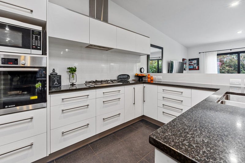 27 Jude Way, Brookfield, Tauranga - Carousel 2