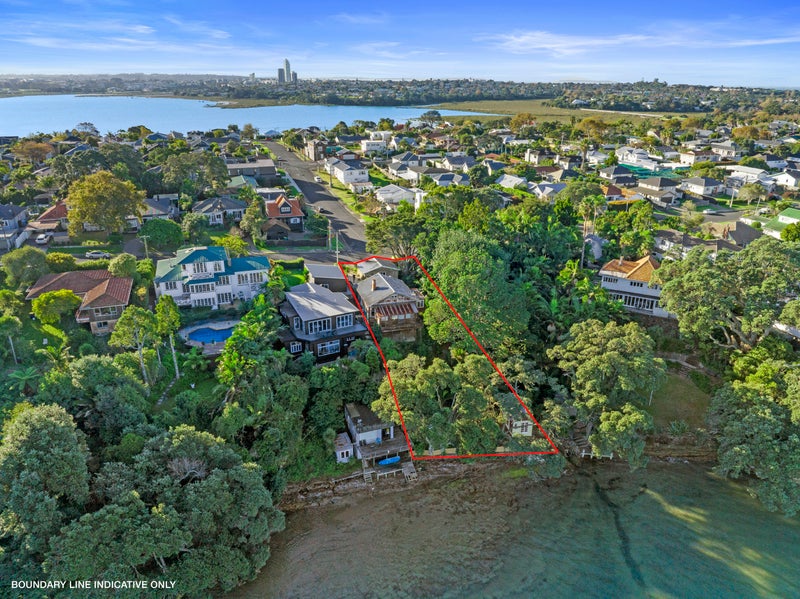 43 Norwood Road, Bayswater, Auckland - Carousel 1