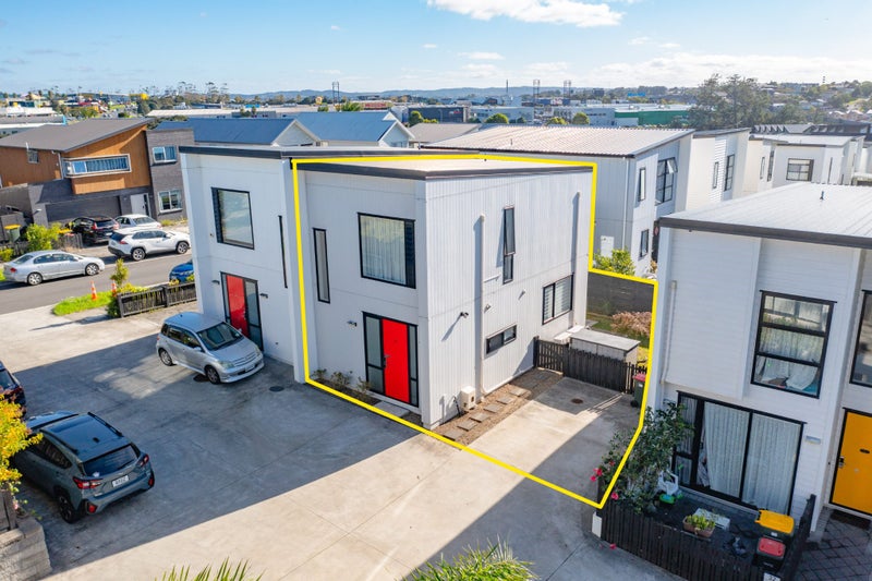 30 Tihema Lane, Westgate, Auckland - Carousel 1