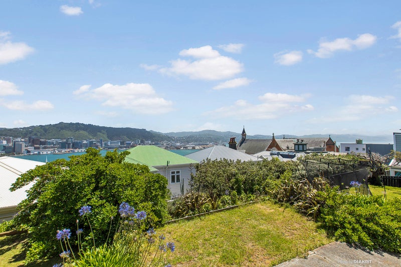 4 Shannon Street, Mount Victoria, Wellington - Carousel 2