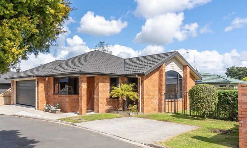 2 Blue Cedar Lane, Enderley, Hamilton - Carousel 1