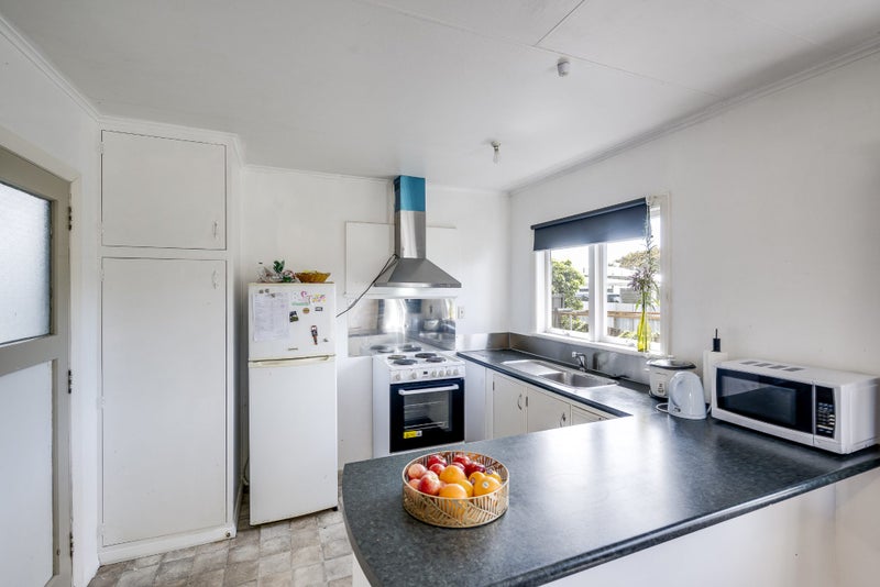 6 James Foley Avenue, Pirimai, Napier - Carousel 2