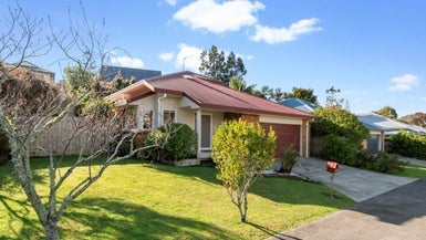 1/67 Donald Street, Stanmore Bay, Whangaparaoa - Carousel 1