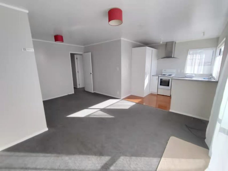 4 Clunie Place, Highland Park, Auckland - Carousel 2