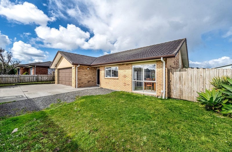 17 Carrick Glen Avenue, Flat Bush, Auckland - Carousel 2