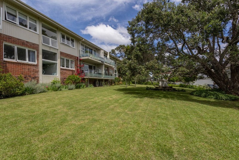 2/29 Hamilton Road, Herne Bay, Auckland - Carousel 2