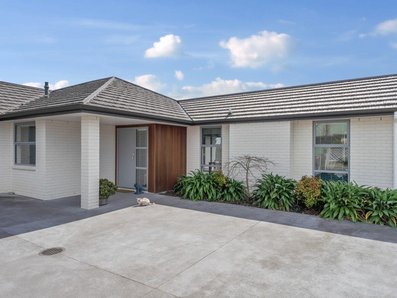 6 Greenridge Lane, Merrilands, New Plymouth - Carousel 2