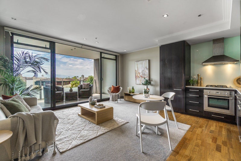 2E/24 James Cook Crescent, Remuera, Auckland - Carousel 1