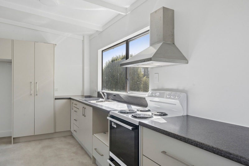 9B ASH grove, RANUI, PORIRUA - Carousel 1