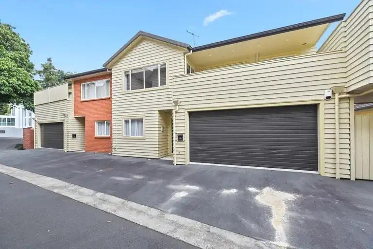 2I Riro Street, Hamilton East, Hamilton - Carousel 1