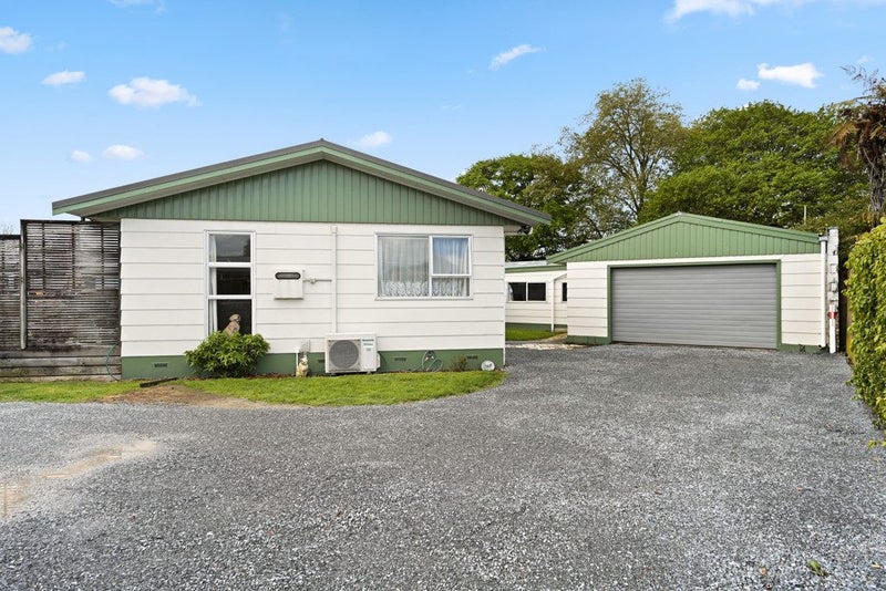 14 Vennell Street, Leamington, Cambridge - Carousel 1