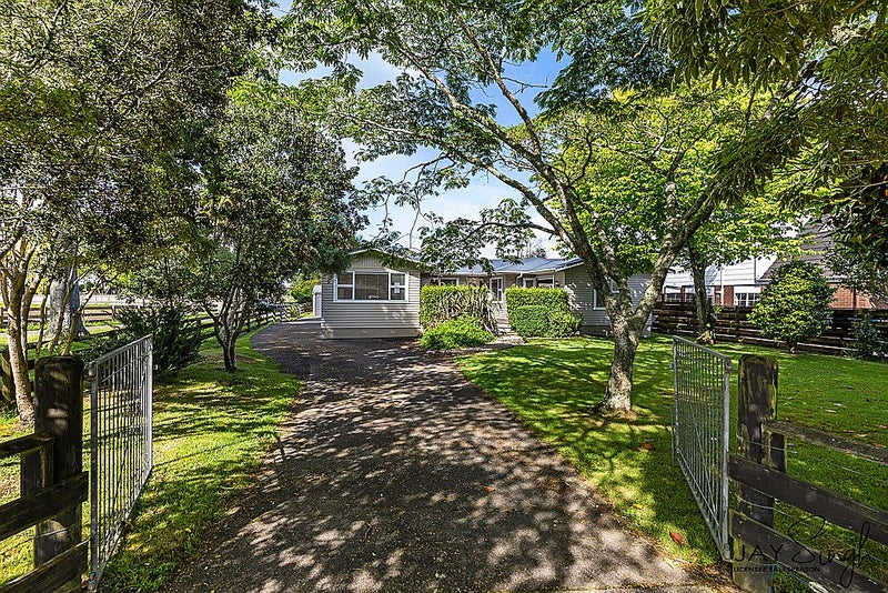 15 Monument Road, Papakura - Carousel 1