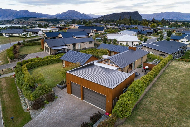 8 Ruby Ridge, Wanaka - Carousel 2