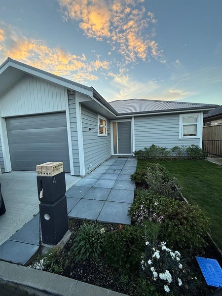 4 Tarata Lane, Avalon, Lower Hutt - Carousel 1
