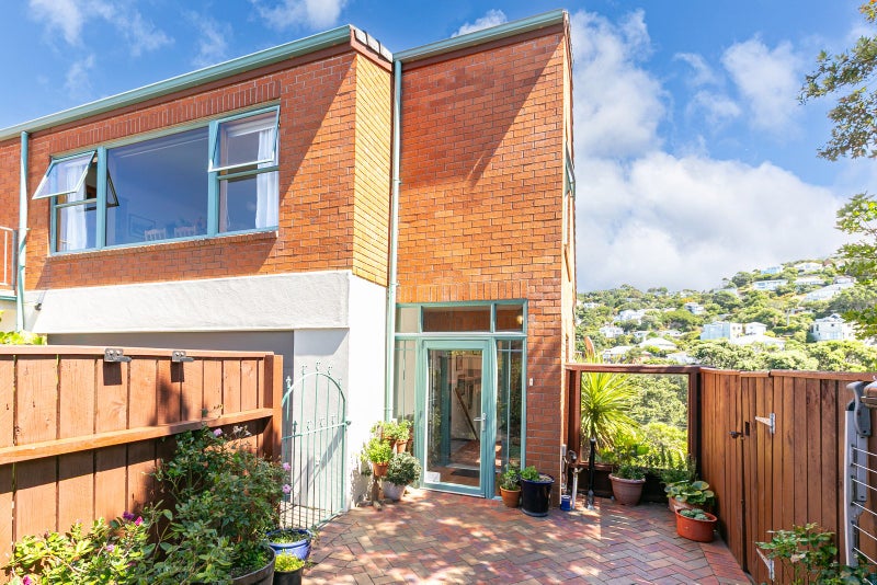 4/9 ARAWA RD, HATAITAI, WELLINGTON - Carousel 2