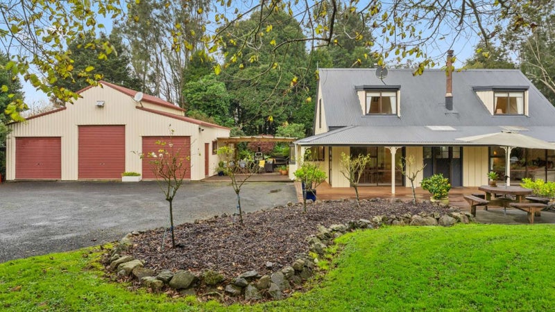 1296 Hunua Road, Papakura - Carousel 1