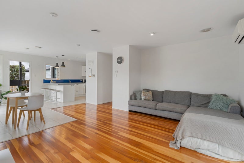 59 Taurus Crescent, Beach Haven, Auckland - Carousel 2