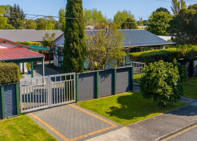 2 Wedgewood Grove, Raumati Beach, Paraparaumu - Carousel 1