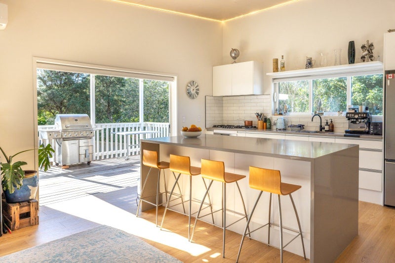 52 Calais Terrace, Ostend, Waiheke Island - Carousel 2