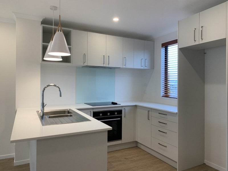 466A Roscommon Road, Clendon Park, Auckland - Carousel 2