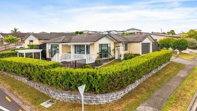10 Karika Place, Massey, Auckland - Carousel 1