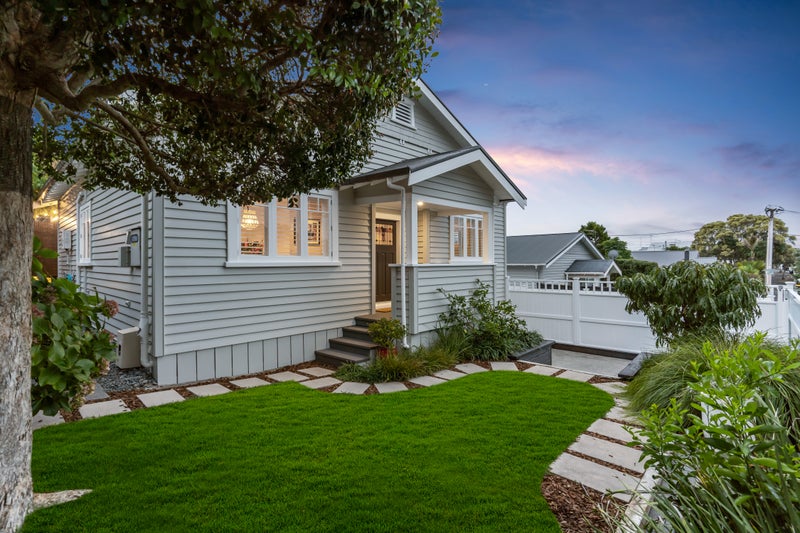 1/12 Mahara Avenue, Birkenhead, Auckland - Carousel 1