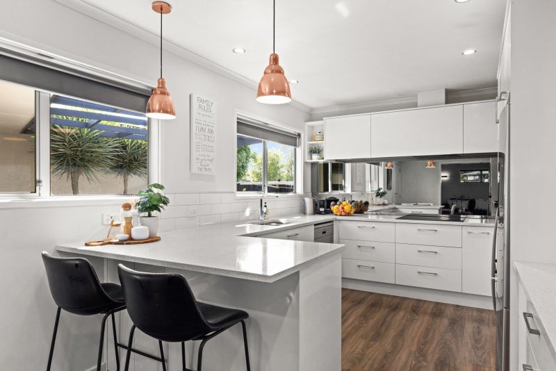 9 Hinton Road, Taradale, Napier - Carousel 2