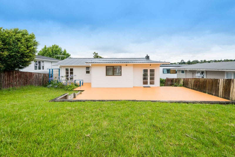 9 Wylie Avenue, Sunnynook, Auckland - Carousel 2
