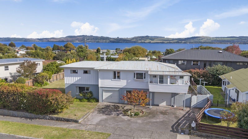 1 Richmond Avenue, Richmond Heights, Taupo - Carousel 1
