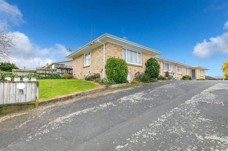 10 Albert Street, Hamilton East, Hamilton - Carousel 2