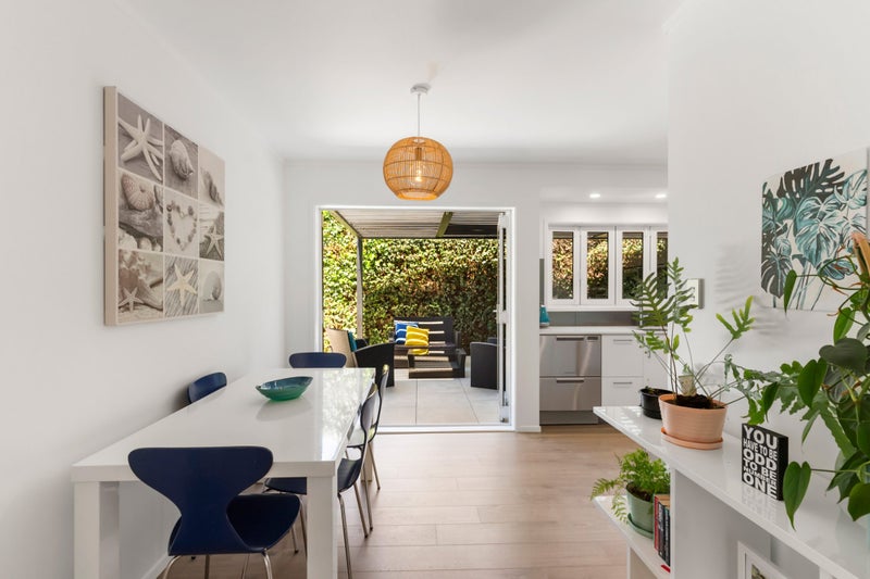 2/16 Imogene Way, Half Moon Bay, Auckland - Carousel 2