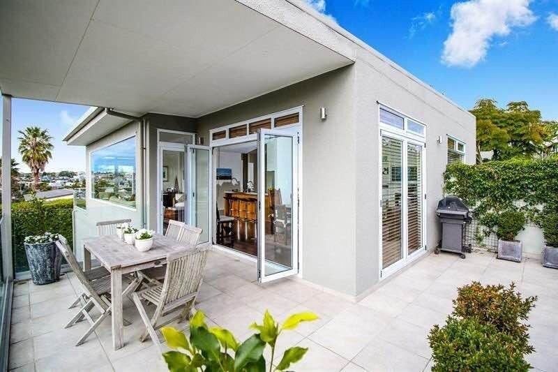 60A Kurahaupo Street, Orakei, Auckland - Carousel 2