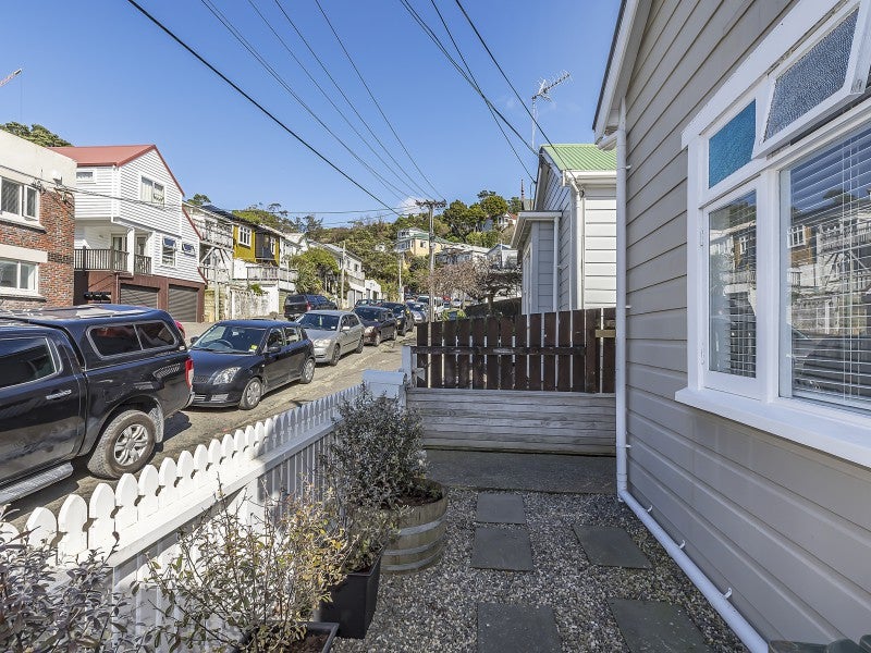 40 Rolleston Street, Mount Cook, Wellington - Carousel 2