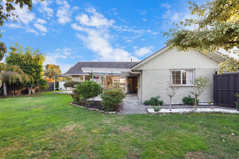 1 Camellia Place, Hamilton Lake, Hamilton - Carousel 2