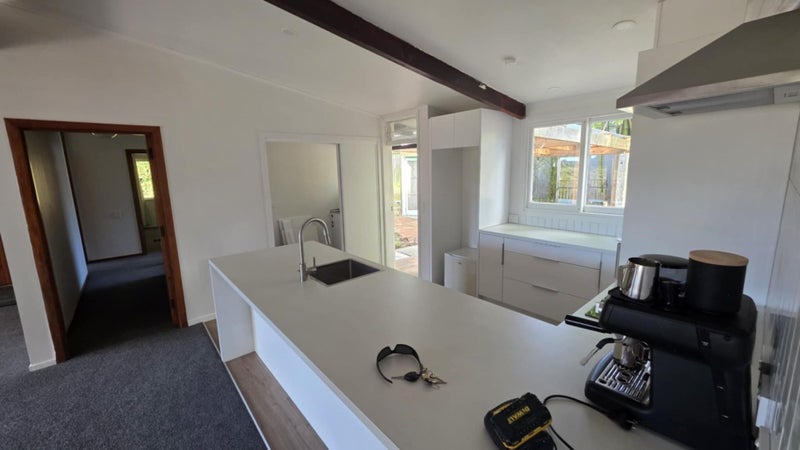 34 Lowtherhurst Road, Massey, Auckland - Carousel 15