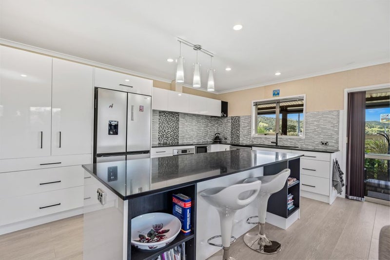 2 Charlise Place, Onerahi, Whangarei - Carousel 2