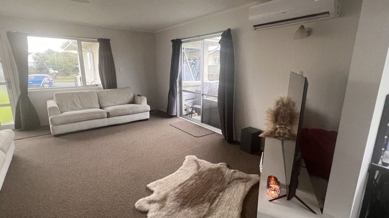 11A Robinson Crescent, Tamatea, Napier - Carousel 2