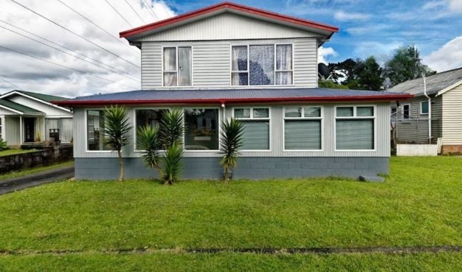 46 Queen Mary Avenue, New Lynn, Auckland - Carousel 2